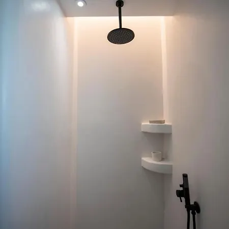 Отель Queen Deluxe By Schatz Luxury Collection *